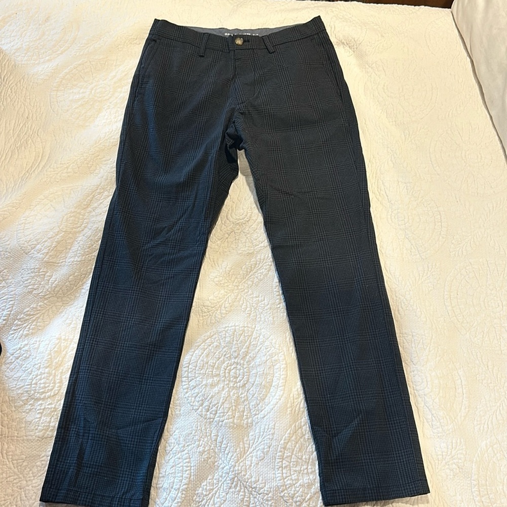 Men’s old navy dark plaid chino